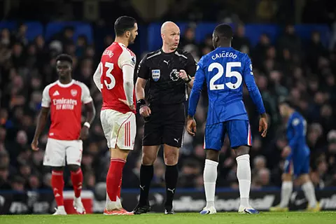 ميرينو: كايسيدو استحق البطاقة الحمراء في مباراة تشيلسي وأرسنال